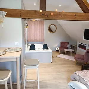 suite-la-marquise.hotels-rhonealpes.com/