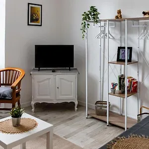 apt-studio-renove-et-lumineux.fr-provencehotel.com/